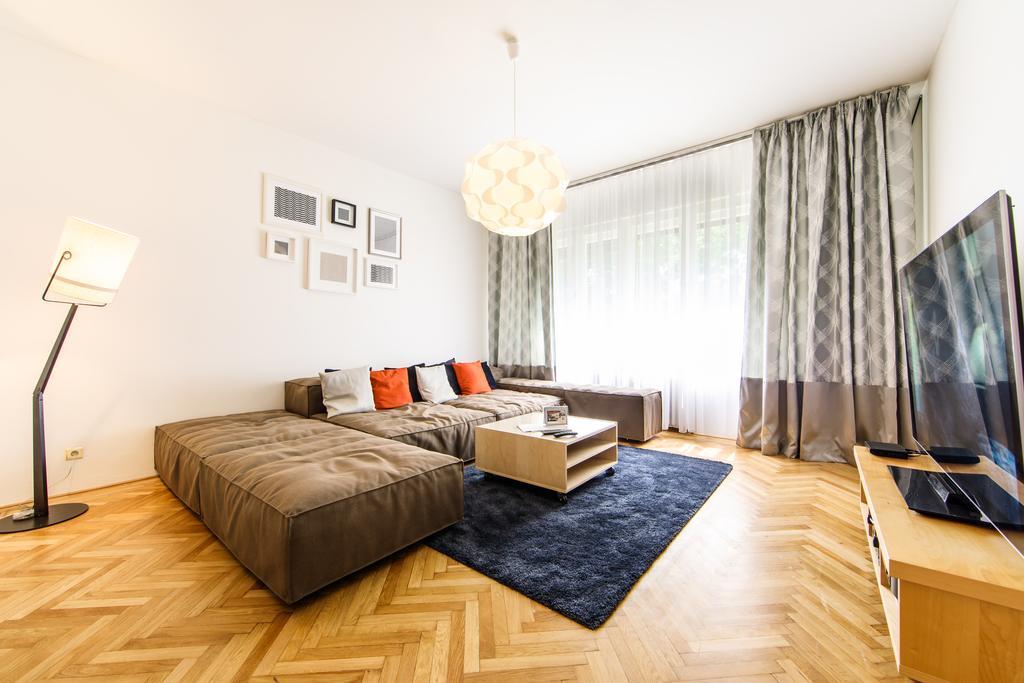 Aplend City Hviezdoslavovo Namestie Братислава Екстериор снимка